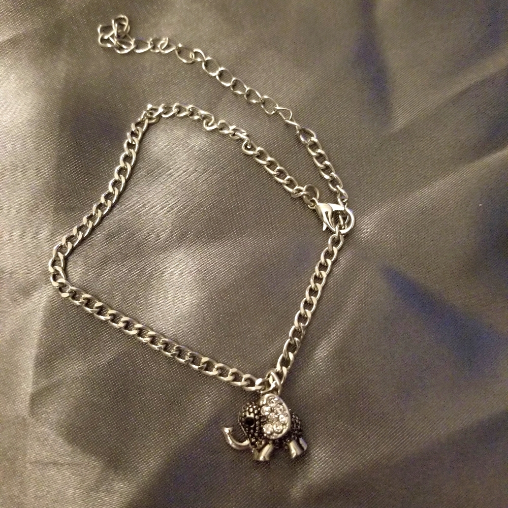Costume elephant ankle bracelet